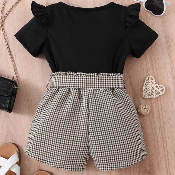 New 2 Piece Stylish Black Crew Neck Top with Checkered Bow Short Size 5/6 - Picture 2 of 6